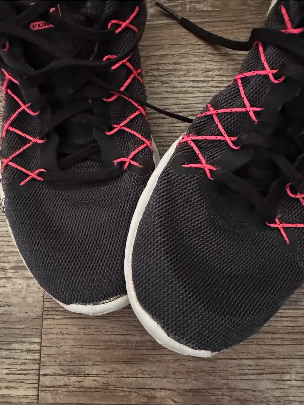 Nike Flex Black Athletic Sneakers with Pink Accent Lacing Size 7.5